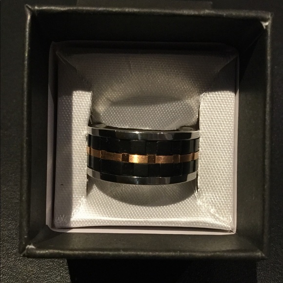 Silver Stainless Steel Ridged Stripe Spinner Ring - Picture 3 of 7